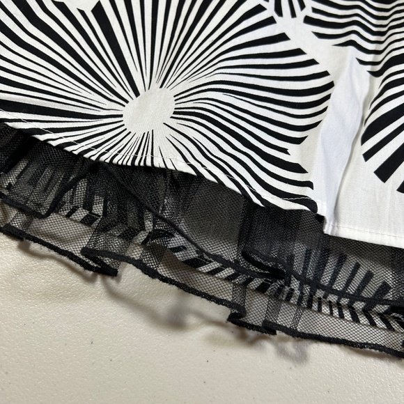 Black and White print halter dress - Picture 12 of 13